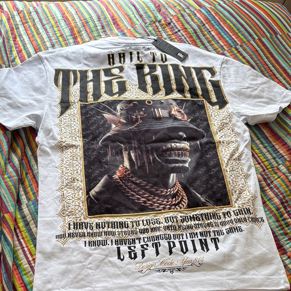 Left point size small Hail To The King White Graphic Tee - nwt